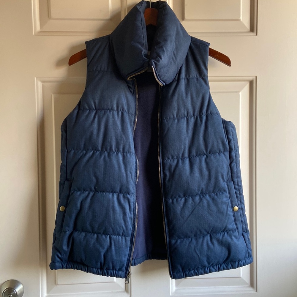Old Navy puffer vest in blue